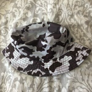 ‼️RARE‼️ Urban Outfitters Camo Bucket Hat